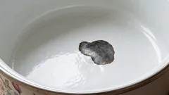 Jopa suuri lohkeama voidaan vielä korjata: millä paikataan astioiden vaurioitunut emali?