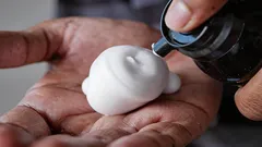 Älä heitä vanhaa partavaahtoa pois: se voi tehdä ihmeitä matoille