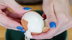 Miten keittää kananmunat niin, että ne on helppo kuoria – 3 tehokasta kikkaa