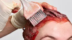 Luonnollinen hiustenvärjäys: nämä 4 kasvia korvaavat kemiallisen hiusvärin lopullisesti