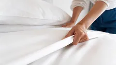 Valkoiset vaatteet hohtavat ilman keittämistä tai klooria: muista yksi yksinkertainen niksi